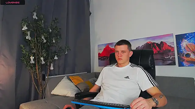 Ryker Seen online show from 03.18.25