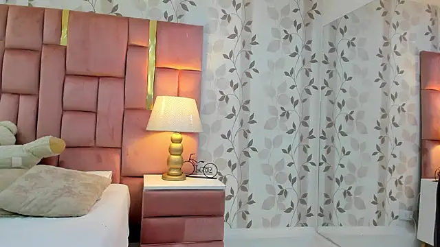 Snapshot of ArianaFranco chatting on 02.24.26 ArianaFranco online show from 02.24.26