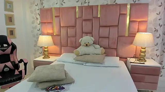 Snapshot of ArianaFranco chatting on 03.14.26 ArianaFranco online show from 03.14.26