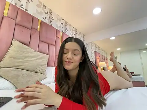 Snapshot of ArianaFranco chatting on 03.18.26 ArianaFranco online show from 03.18.26