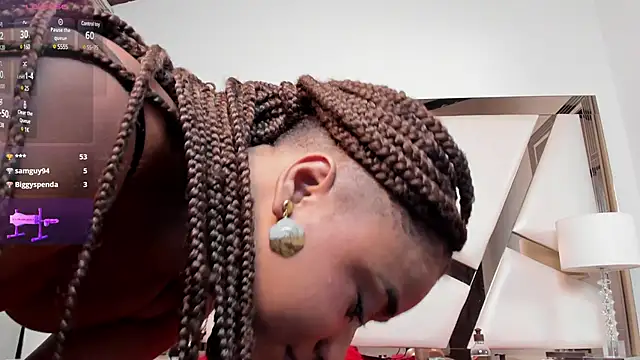 Snapshot of AgathaBladee chatting on 02.11.25 AgathaBladee online show from 02.11.25