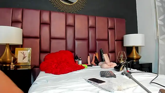 Snapshot of AgathaBladee chatting on 02.25.25 AgathaBladee online show from 02.25.25