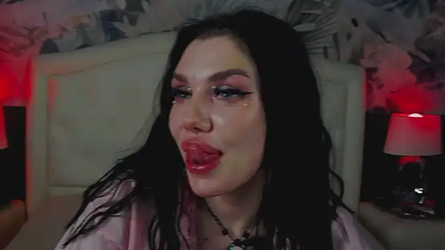 MaeveMoon online show from 05.05.26