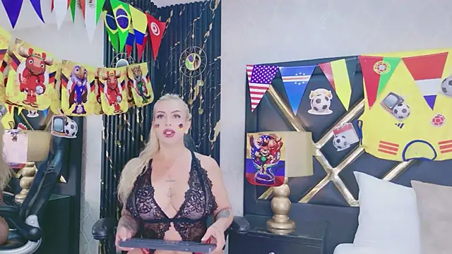 SophieWinsloow online show from 06.25.26