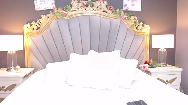 Snapshot of LindaBird chatting on 02.12.25 LindaBird online show from 02.12.25