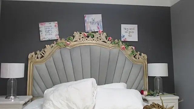 Snapshot of LindaBird chatting on 02.17.25 LindaBird online show from 02.17.25