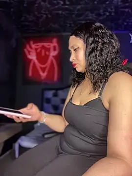 Carola-Ross online show from 03.08.25