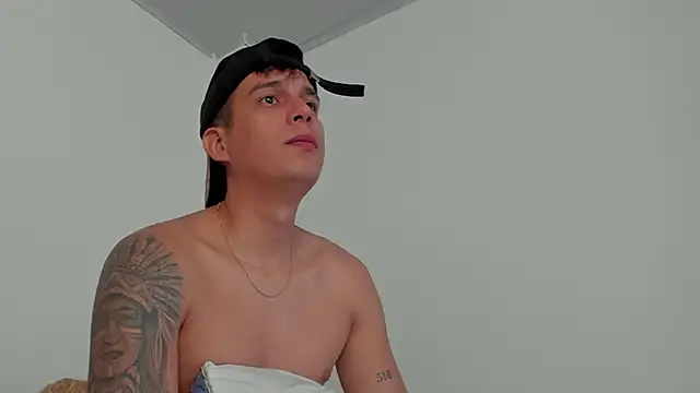 Snapshot of hugosan12 chatting on 02.18.25 hugosan12 online show from 02.18.25