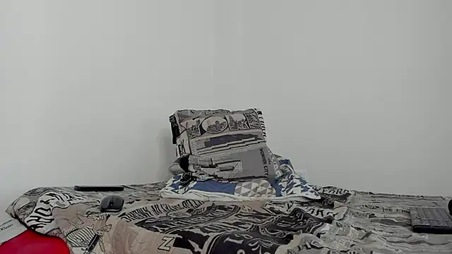 Snapshot of hugosan12 chatting on 03.18.25 hugosan12 online show from 03.18.25