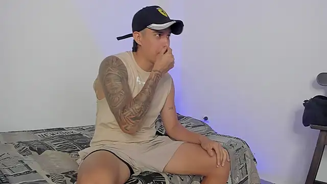 Snapshot of hugosan12 chatting on 10.03.25 hugosan12 online show from 10.03.25