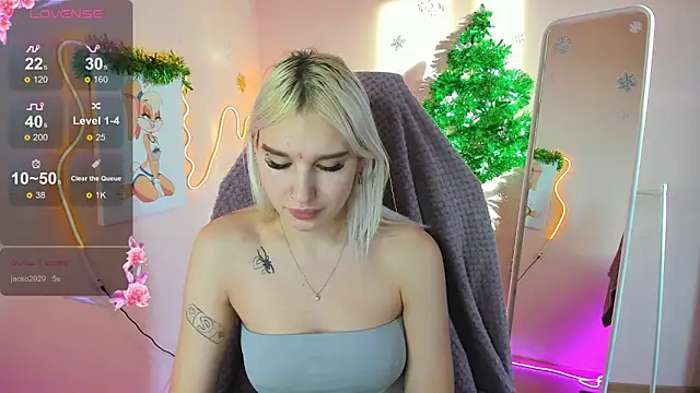 Snapshot of EvelinaLuu chatting on 01.18.26 EvelinaLuu online show from 01.18.26