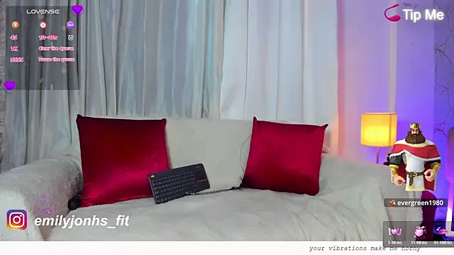 Snapshot of Emylyjonhs chatting on 05.15.26 Emylyjonhs online show from 05.15.26