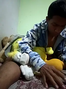 Snapshot of jr121221 chatting on 02.11.25 jr121221 online show from 02.11.25