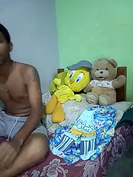 Snapshot of jr121221 chatting on 02.14.25 jr121221 online show from 02.14.25