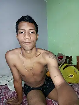 Snapshot of jr121221 chatting on 02.14.25 jr121221 online show from 02.14.25