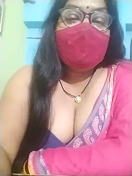 Snapshot of fuunalka chatting on 11.18.25 fuunalka online show from 11.18.25