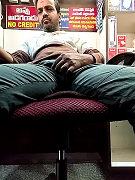 Snapshot of Desi_roytoy chatting on 02.13.26 Desi roytoy online show from 02.13.26