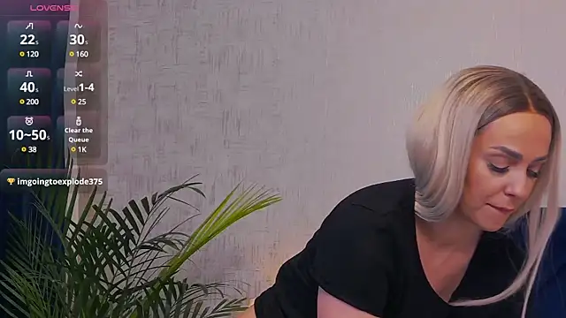 Jennifer Hills online show from 02.19.25