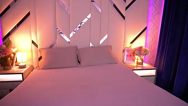 LindsieGreyy online show from 05.07.26