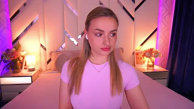 LindsieGreyy online show from 05.09.26