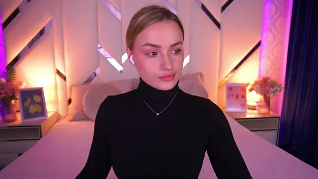 LindsieGreyy online show from 05.11.26