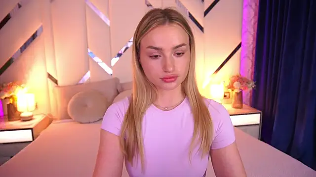 LindsieGreyy online show from 06.11.26