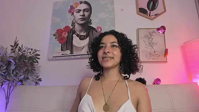 Dhalila  online show from 02.22.25