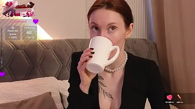 Snapshot of JoYung chatting on 02.25.25 JoYung online show from 02.25.25