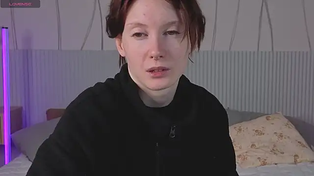 Snapshot of JoYung chatting on 10.15.25 JoYung online show from 10.15.25