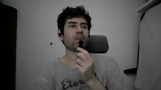 danicrux online show from 02.26.25