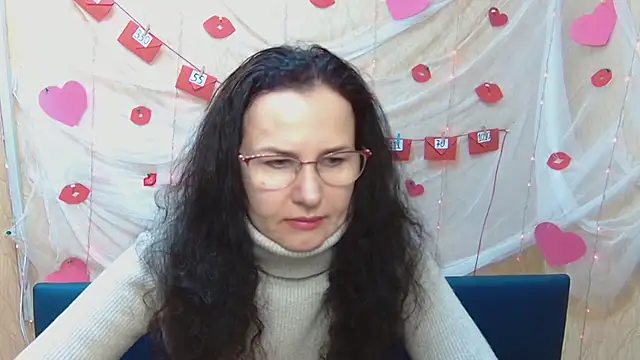 Snapshot of Miroslava_Happi chatting on 02.14.25 Miroslava Happi online show from 02.14.25