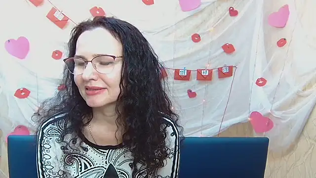 Snapshot of Miroslava_Happi chatting on 02.19.25 Miroslava Happi online show from 02.19.25