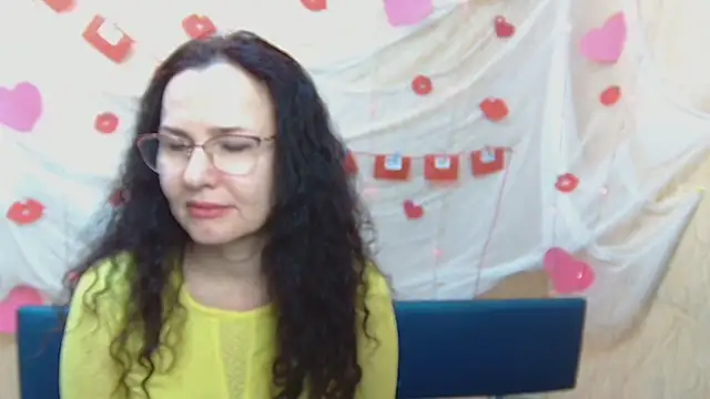 Snapshot of Miroslava_Happi chatting on 02.22.25 Miroslava Happi online show from 02.22.25
