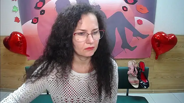 Snapshot of Miroslava_Happi chatting on 10.13.25 Miroslava Happi online show from 10.13.25