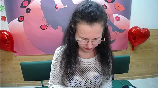 Snapshot of Miroslava_Happi chatting on 10.20.25 Miroslava Happi online show from 10.20.25