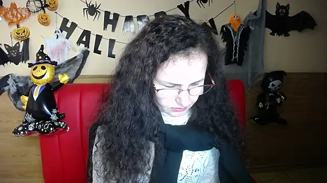 Snapshot of Miroslava_Happi chatting on 10.23.25 Miroslava Happi online show from 10.23.25