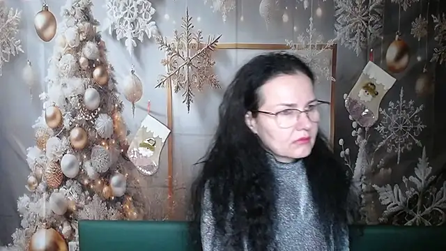 Snapshot of Miroslava_Happi chatting on 12.15.25 Miroslava Happi online show from 12.15.25