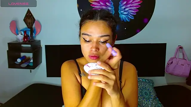 Snapshot of Ana_Riderr chatting on 11.20.25 Ana Riderr online show from 11.20.25