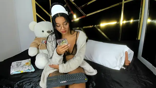 Snapshot of Lynda_Bonnie chatting on 03.09.25 Lynda Bonnie online show from 03.09.25