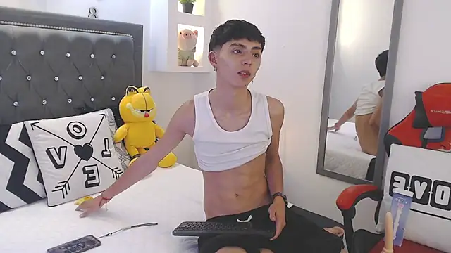 MaikyCooper online show from 03.14.25