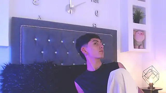 MaikyCooper online show from 03.15.25