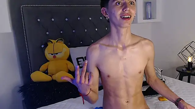 MaikyCooper online show from 03.17.25