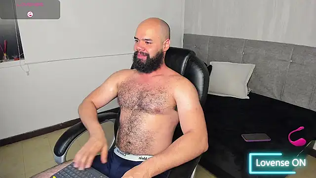 Luke Diaz7 online show from 10.05.25