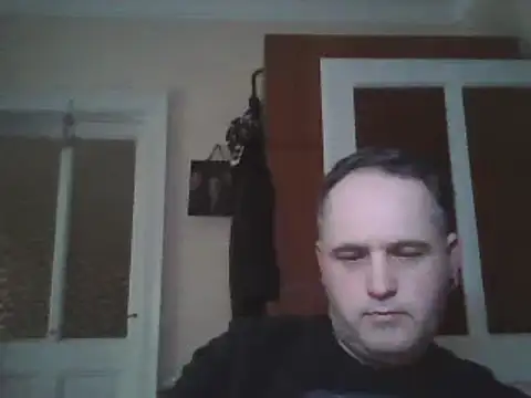 Snapshot of Szolga10 chatting on 03.05.25 Szolga10 online show from 03.05.25