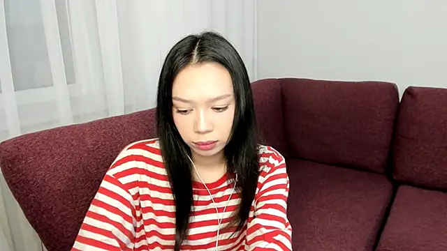 Snapshot of CherryMolly chatting on 10.14.25 CherryMolly online show from 10.14.25