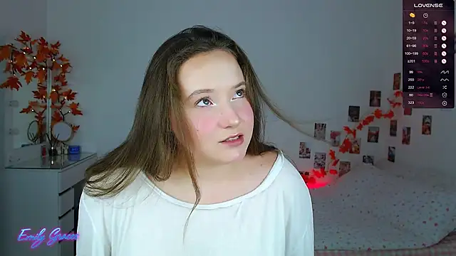 Snapshot of EmilyxxGraces chatting on 09.19.25 EmilyxxGraces online show from 09.19.25