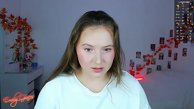 Snapshot of EmilyxxGraces chatting on 09.24.25 EmilyxxGraces online show from 09.24.25