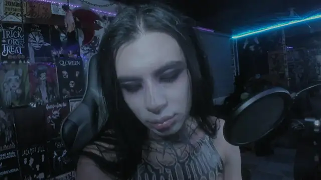 Snapshot of rotten_dreams chatting on 03.09.25 rotten dreams online show from 03.09.25