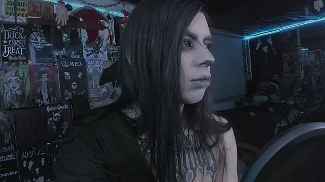 Snapshot of rotten_dreams chatting on 11.10.25 rotten dreams online show from 11.10.25