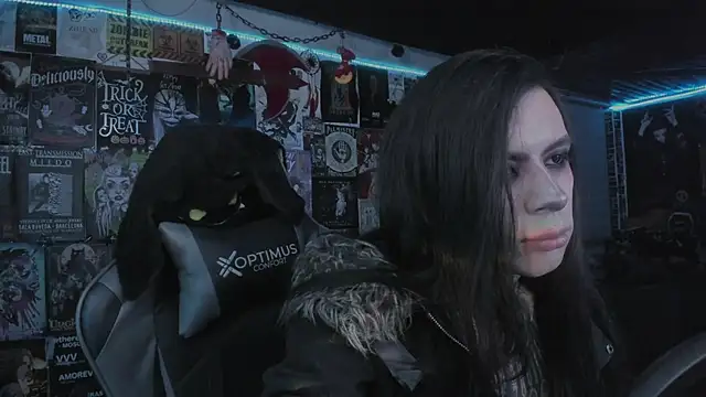 Snapshot of rotten_dreams chatting on 11.20.25 rotten dreams online show from 11.20.25